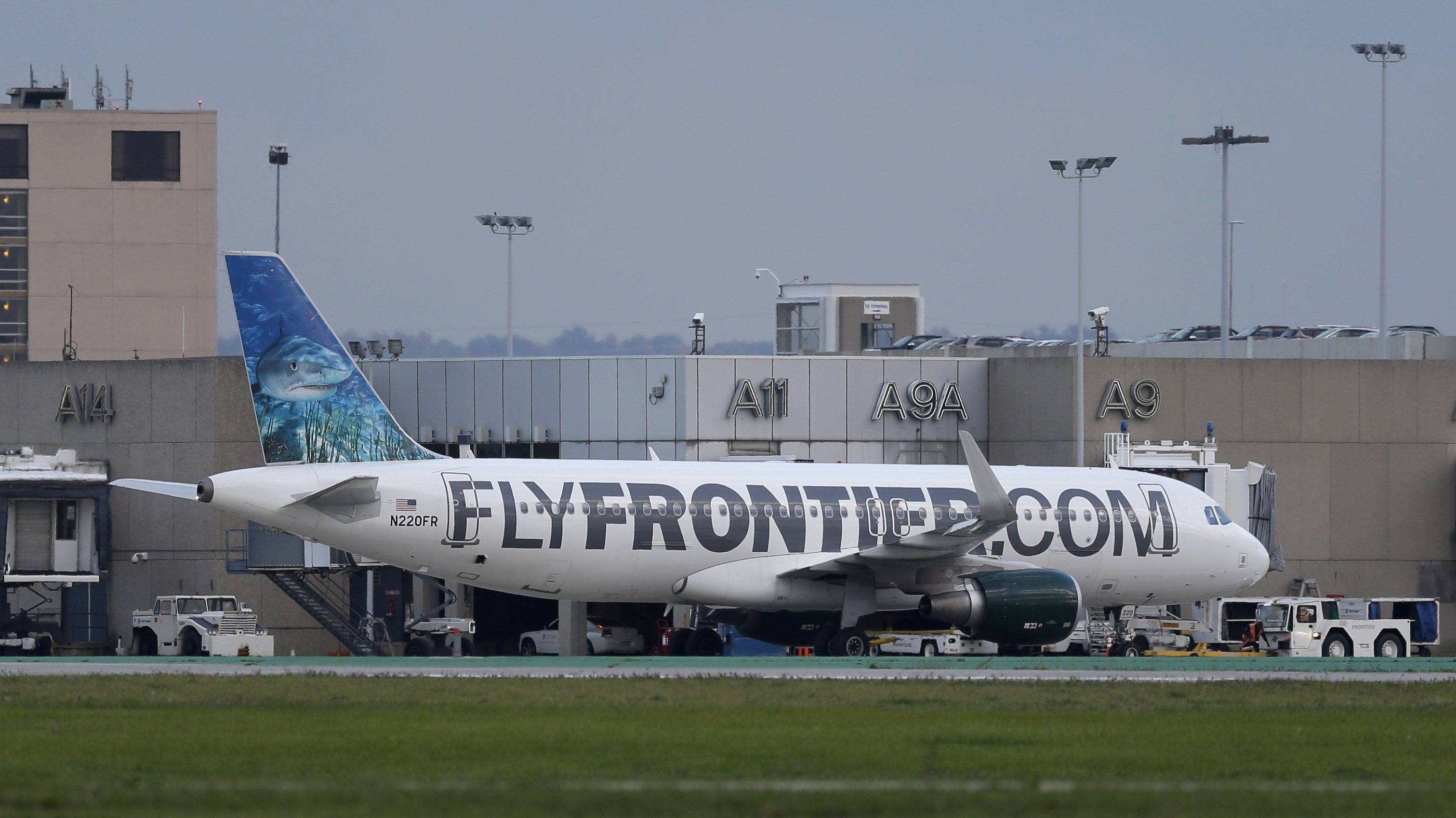 Photo: Frontier plane that flew Ebola patient