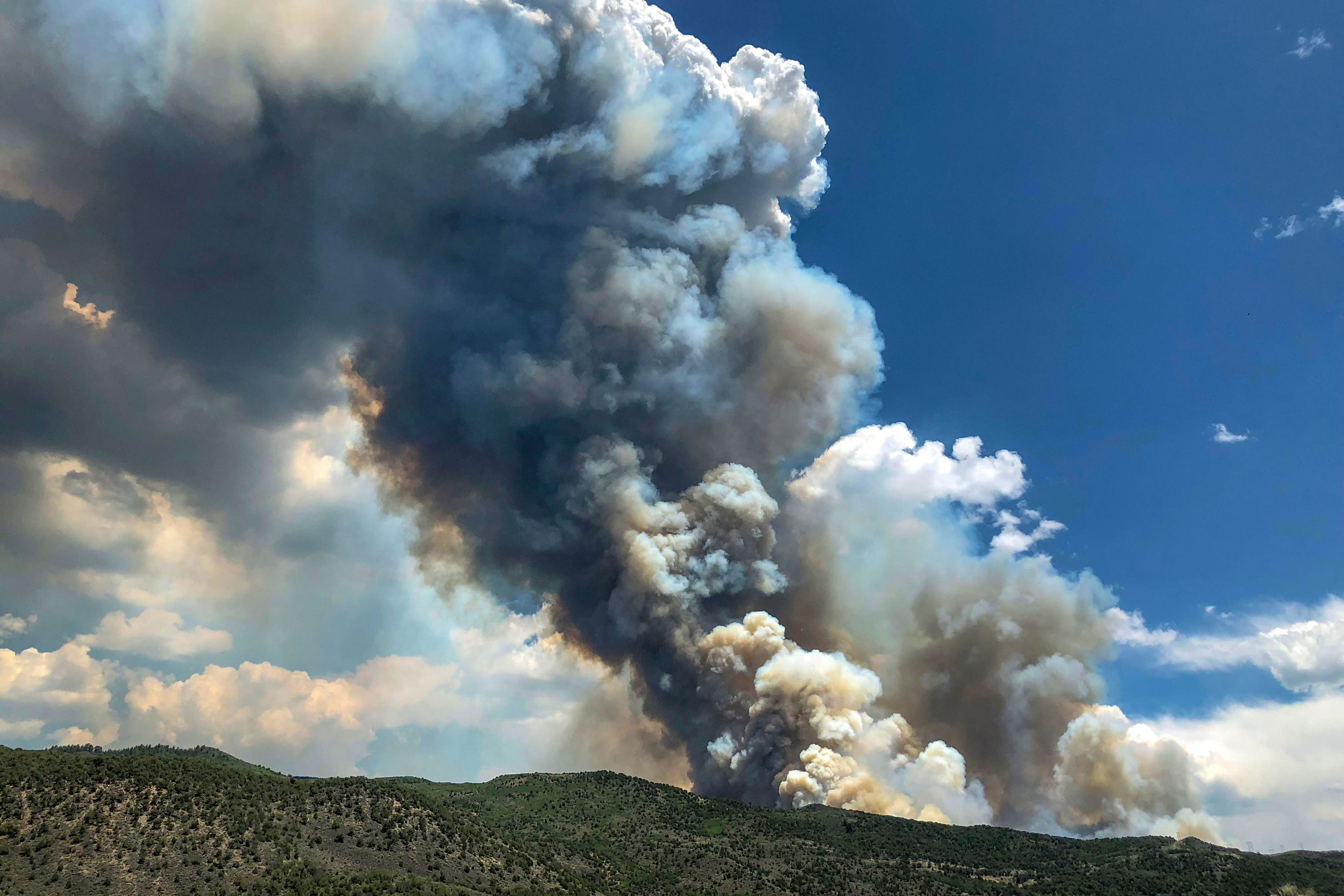 Photo: 2018 Lake Christine Fire 3 | Smoke Column Basalt Mountain - Coutesy