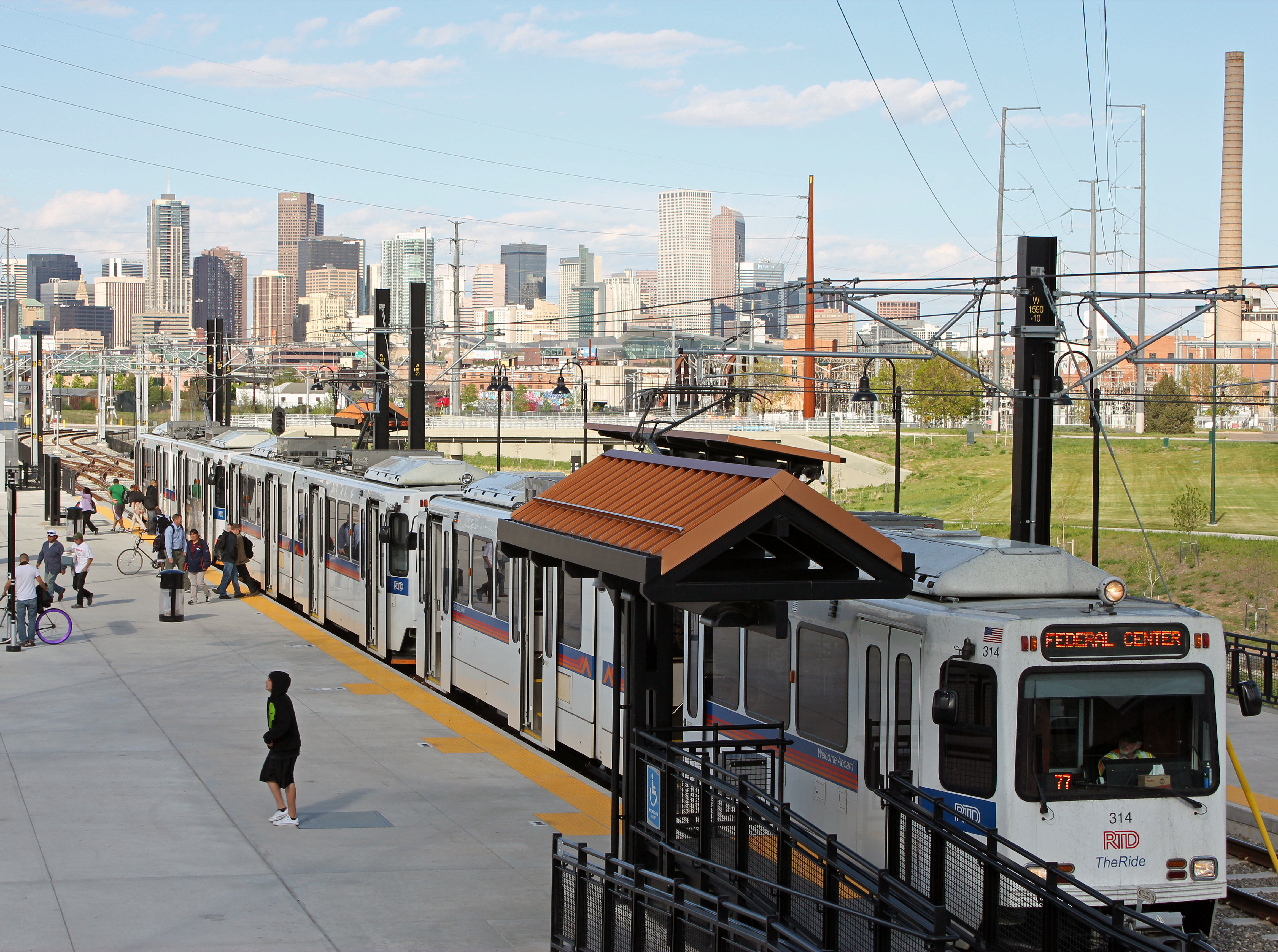 Photo: Light rail station at Federal and Decatur (CC)