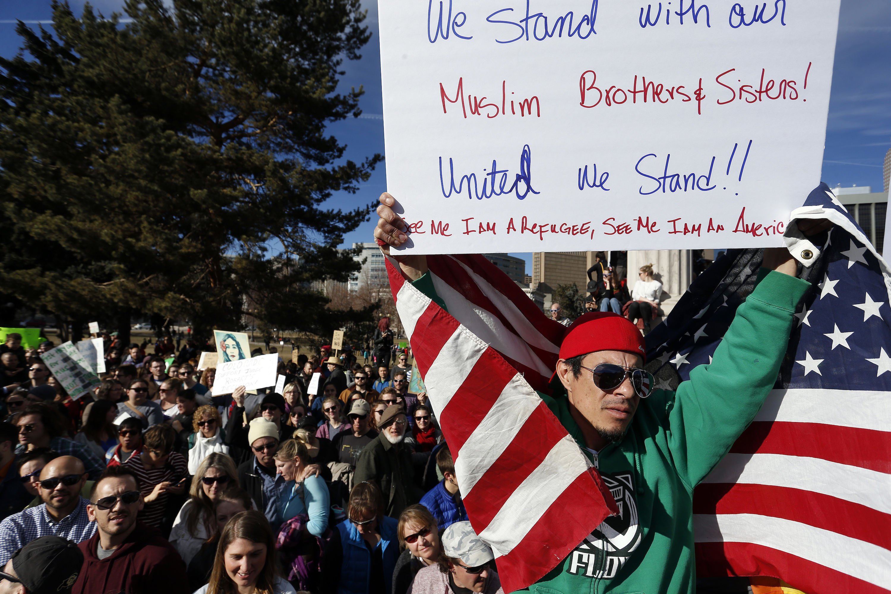 Photo:: Pro-Muslim Rally Denver 2-4-17 Banner (AP)