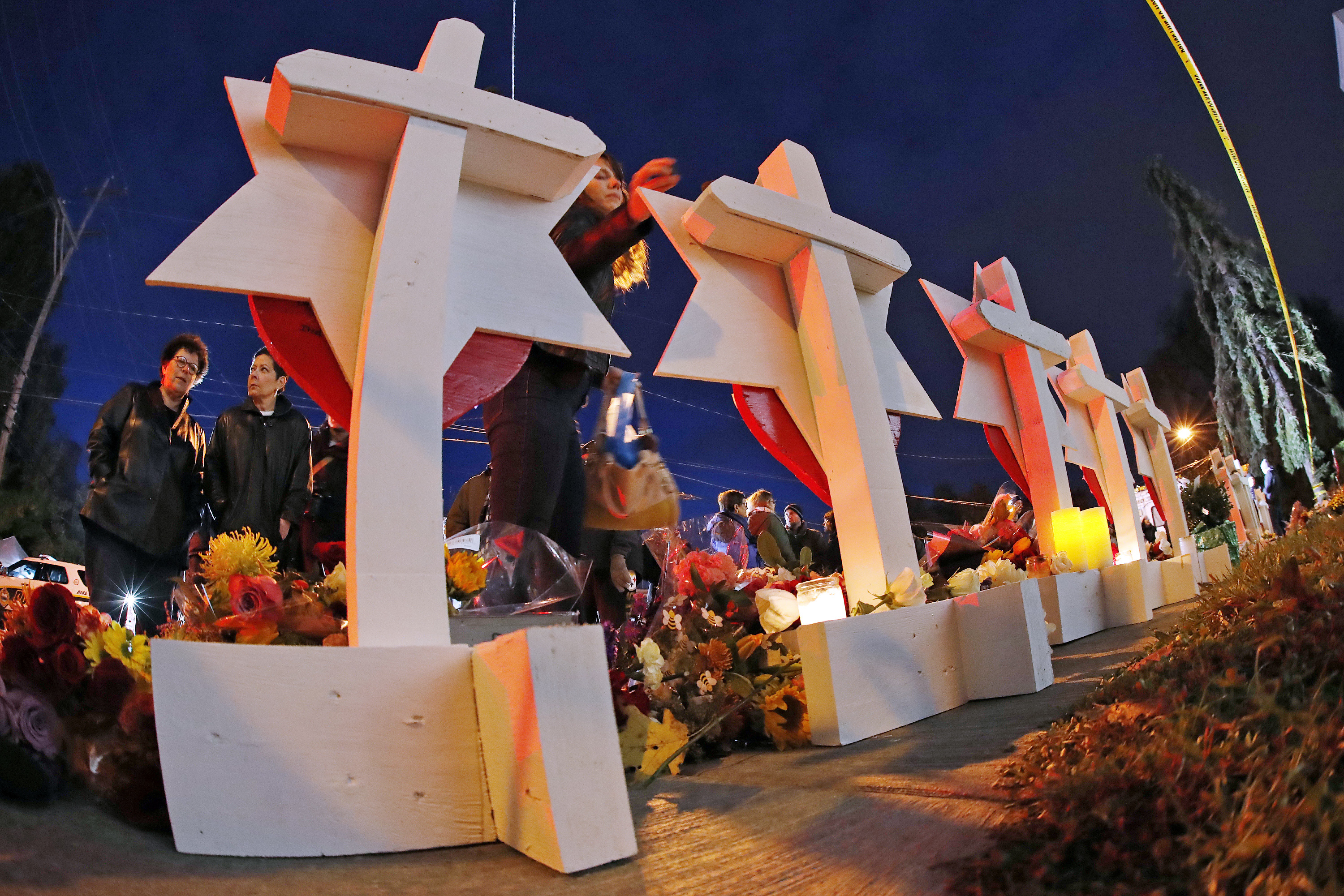 Photo: Pittsburgh Tree of Life Synagogue Shooting Memorial