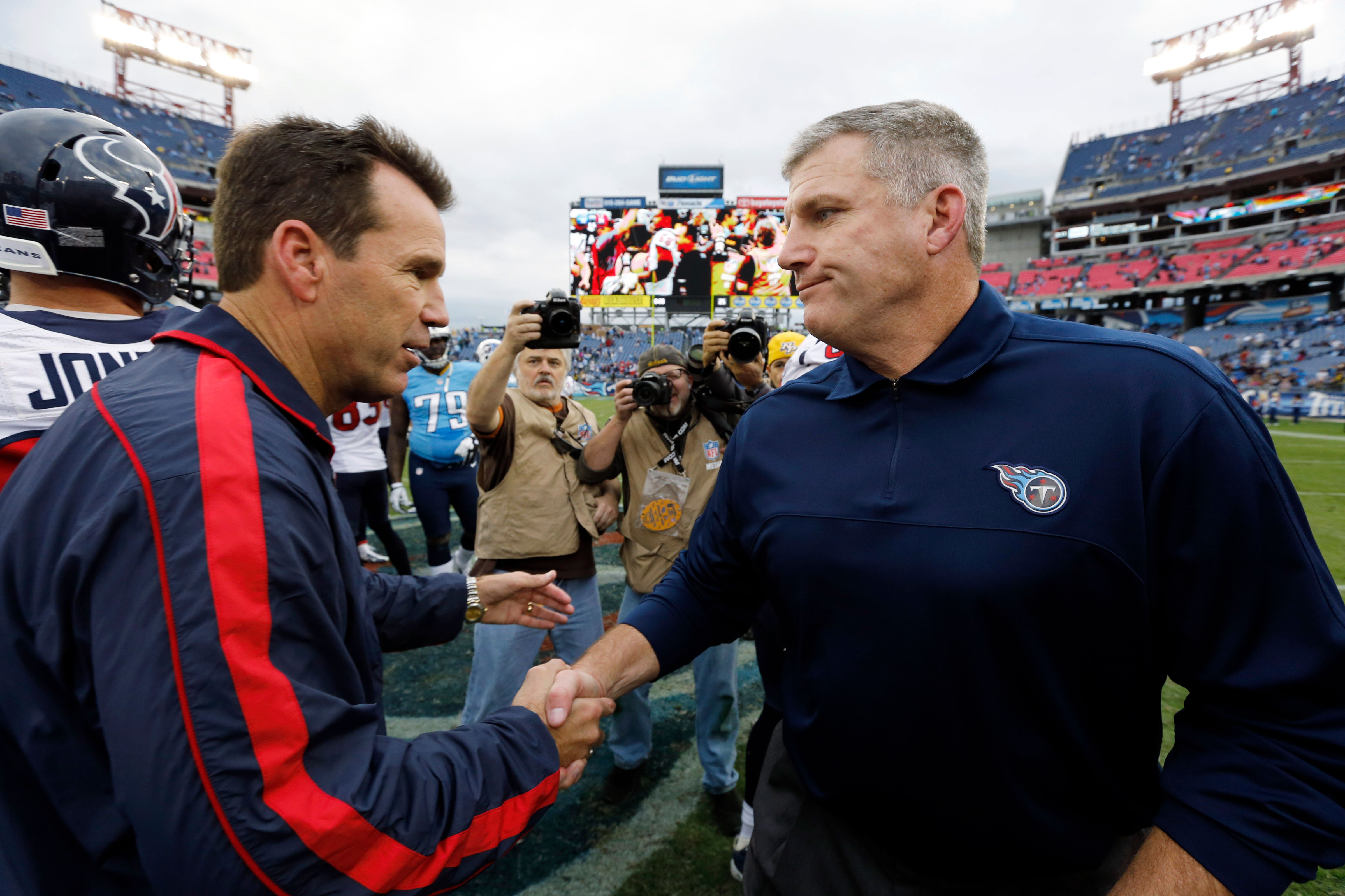 Photos: New Broncos O-Line Coach | Munchak &amp; Kubiak - AP