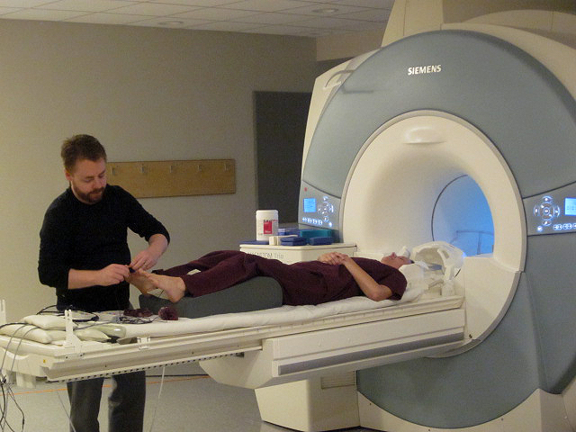 Photo: poverty stress affects brain mri prep