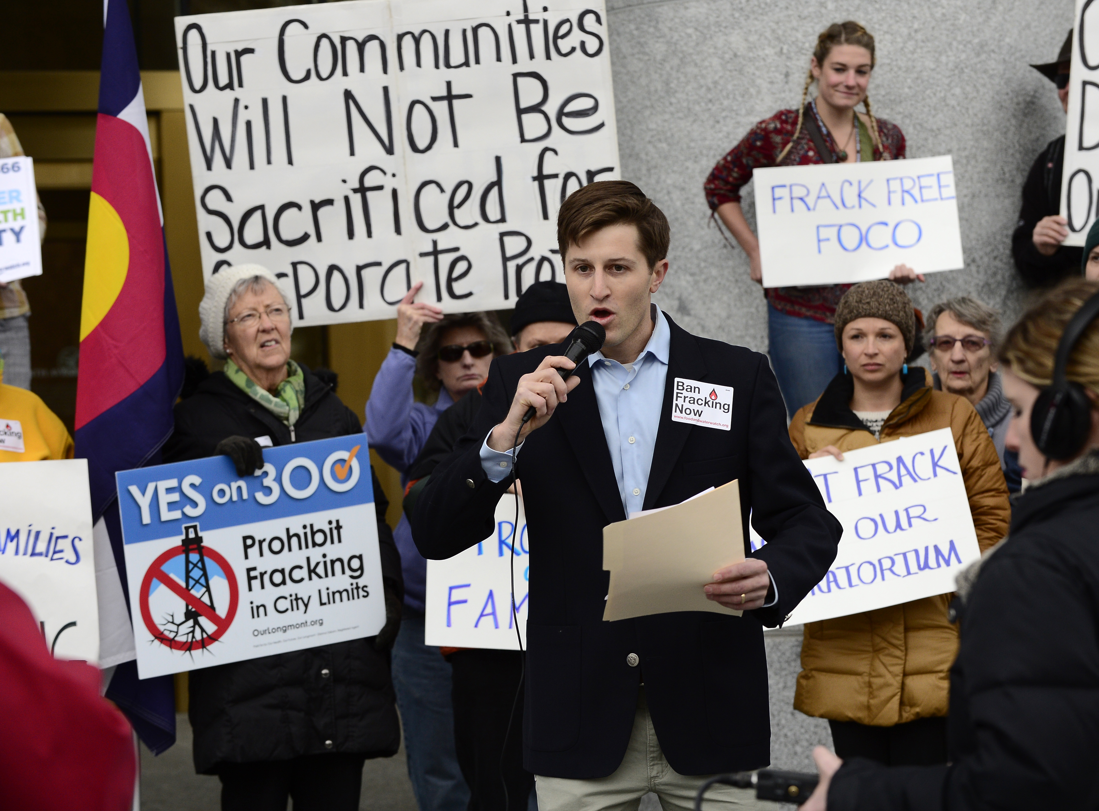 Photo: Fracking ban Supreme Court 1 | Protesters outside