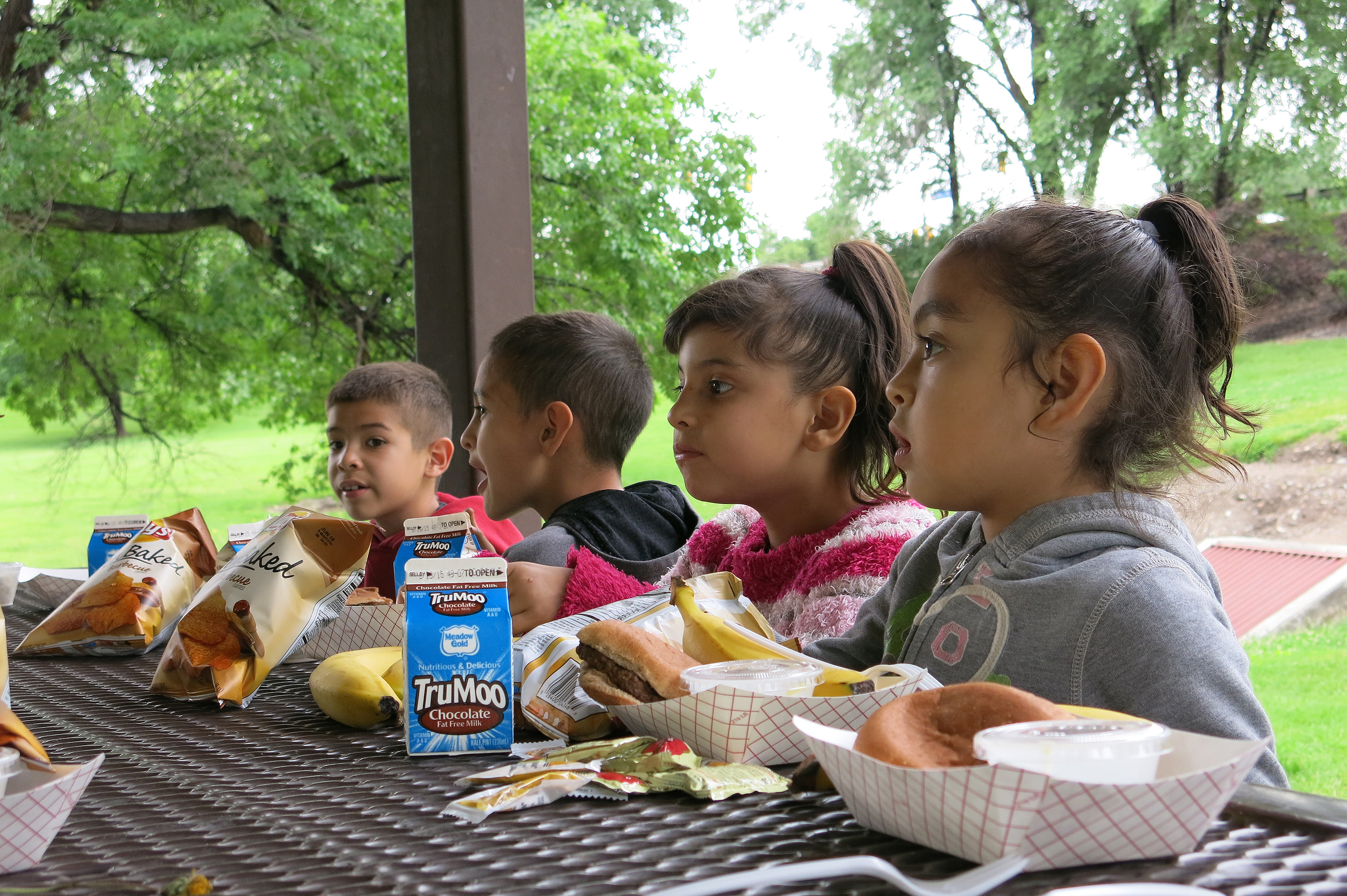 Kids eating lizard lunch summer hunger (STAFF)