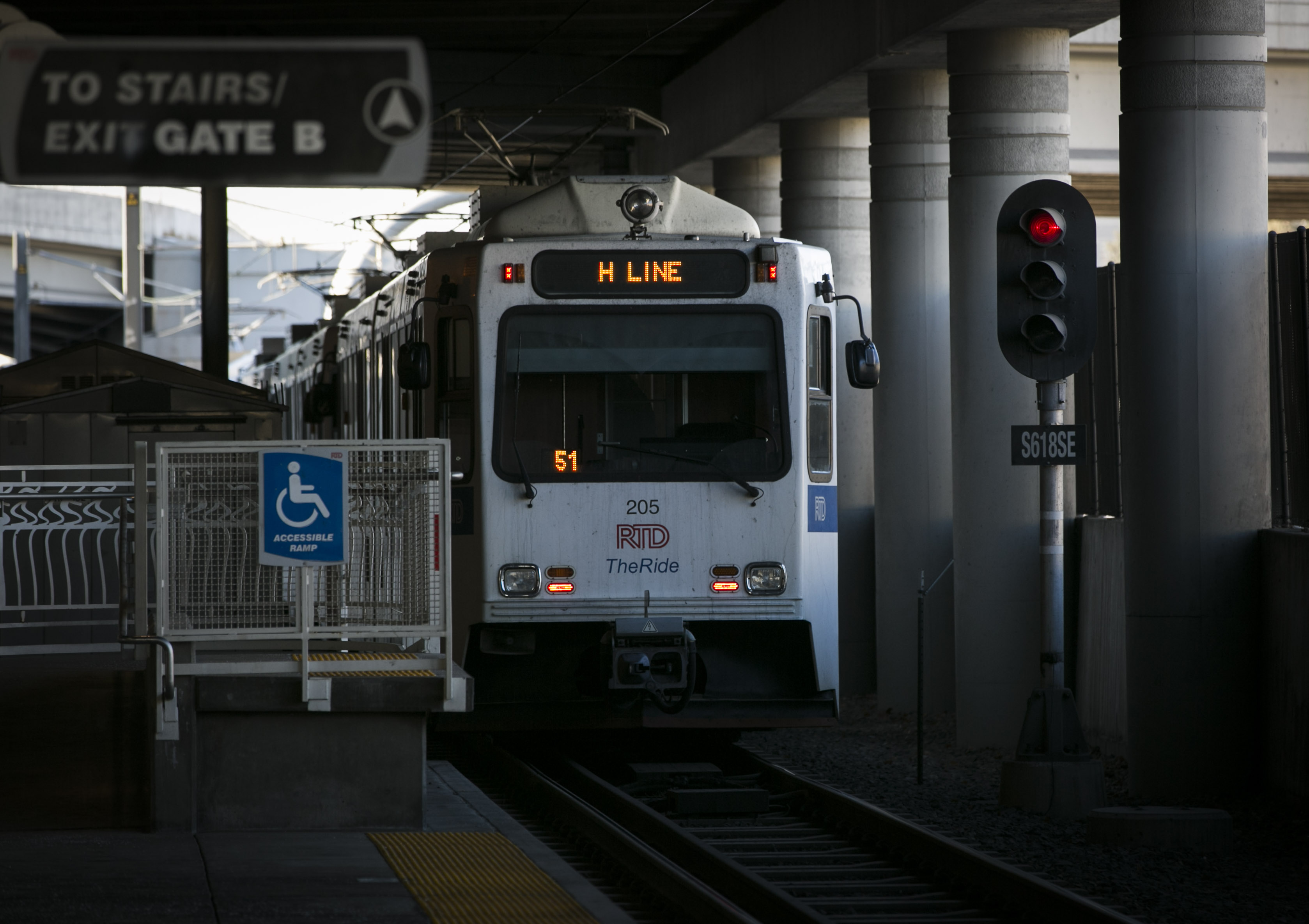 Photo: RTD Light Rail Train 1 | H Line At Louisiana Pearl