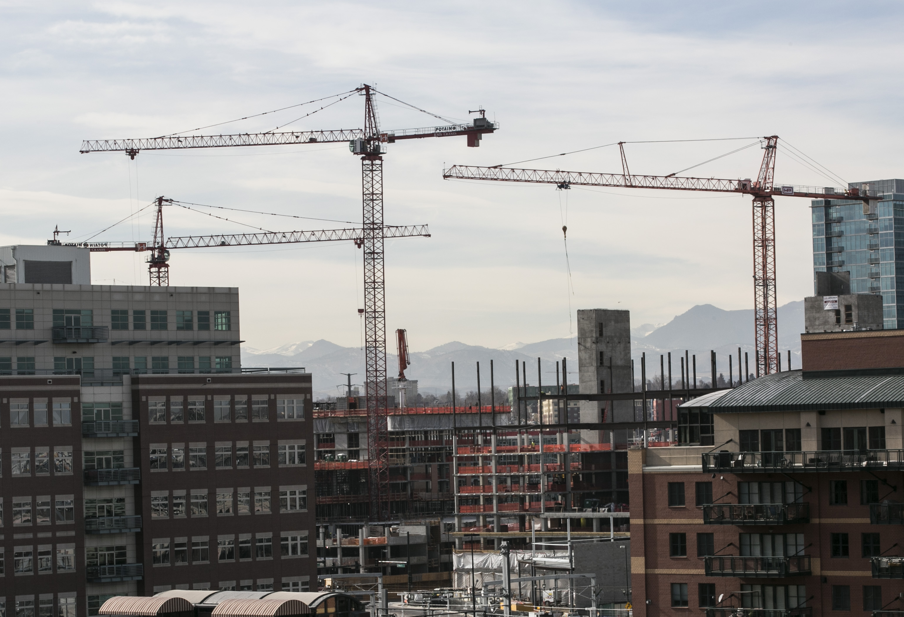 Photo: Construction cranes in LoDo, Feb. 2016 1