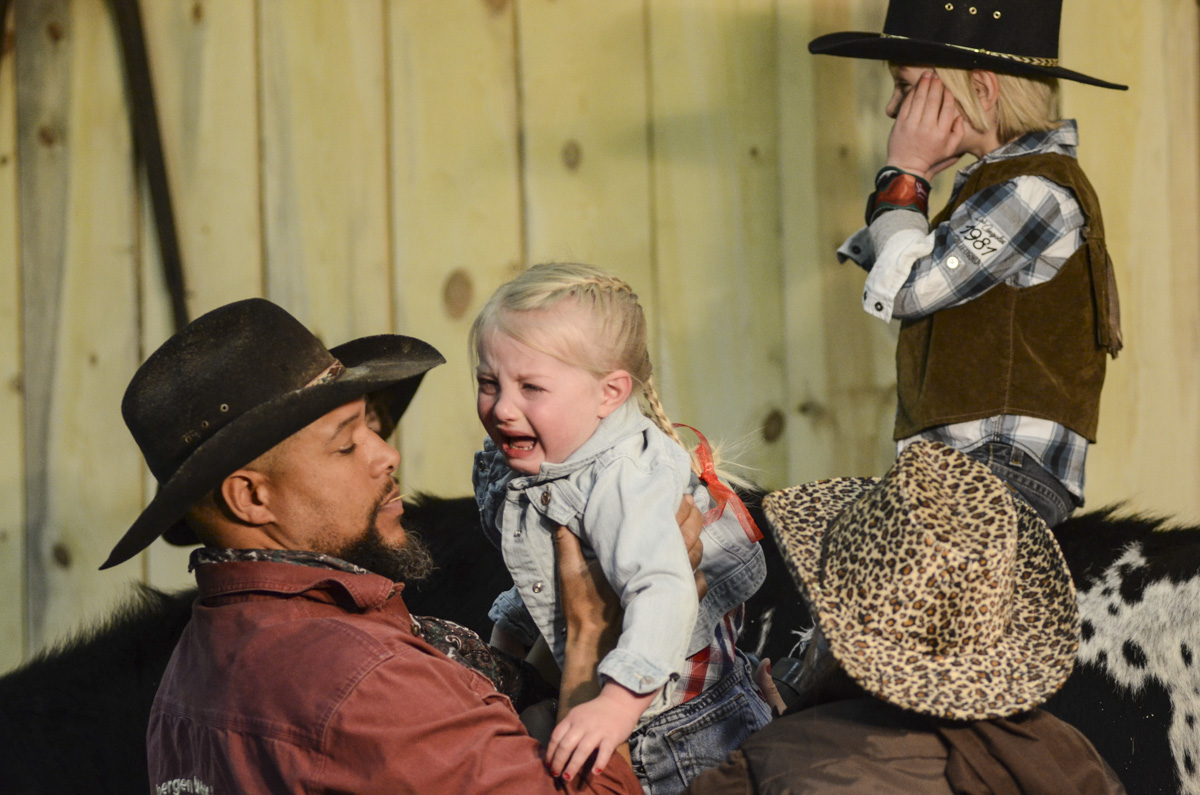 Photo: Stock Show 4 crying kid