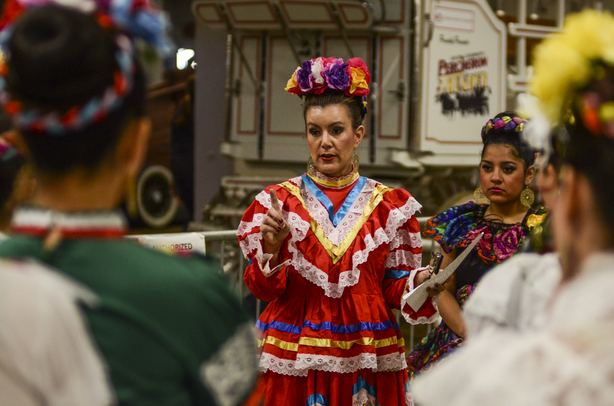 Photo: Stock Show 7 Mexican dancers