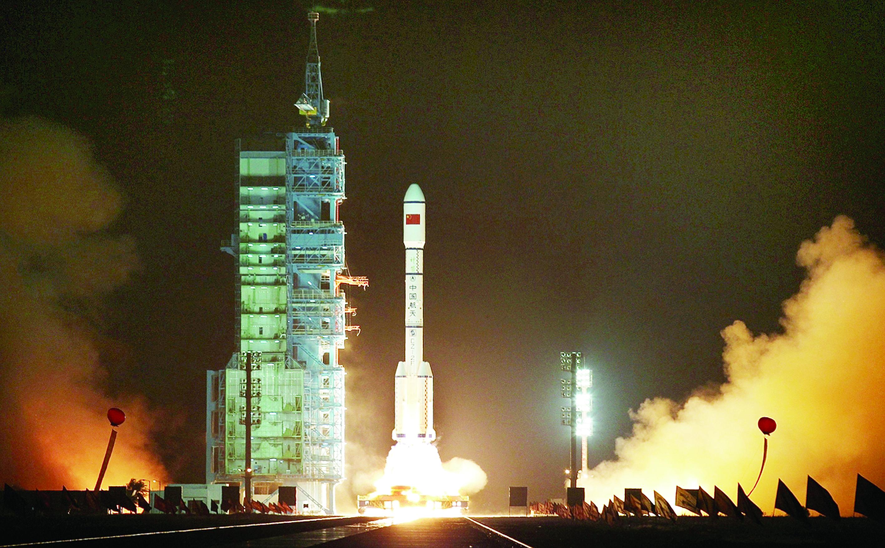 Photo: Tiangong-1 Rocket Lift Off