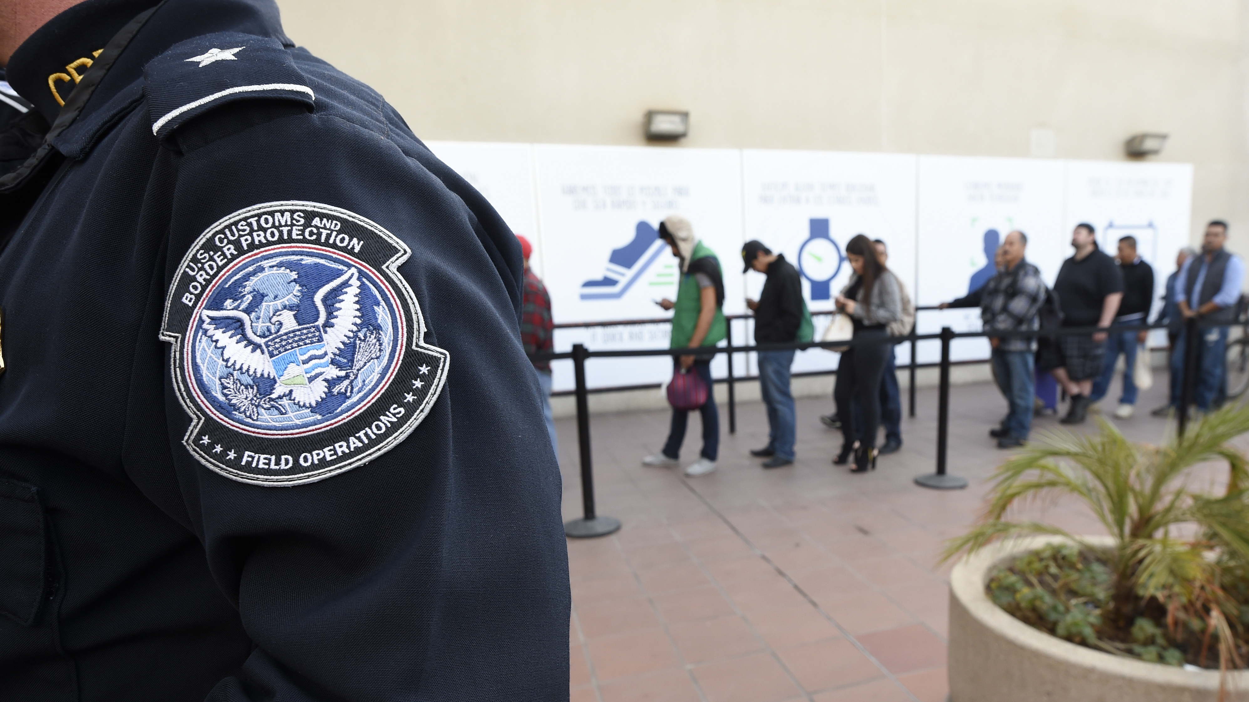 таможенно пограничная служба сша. таможенно пограничная служба сша. таможенно пограничная служба сша. американский таможенник. Cbp в сша.