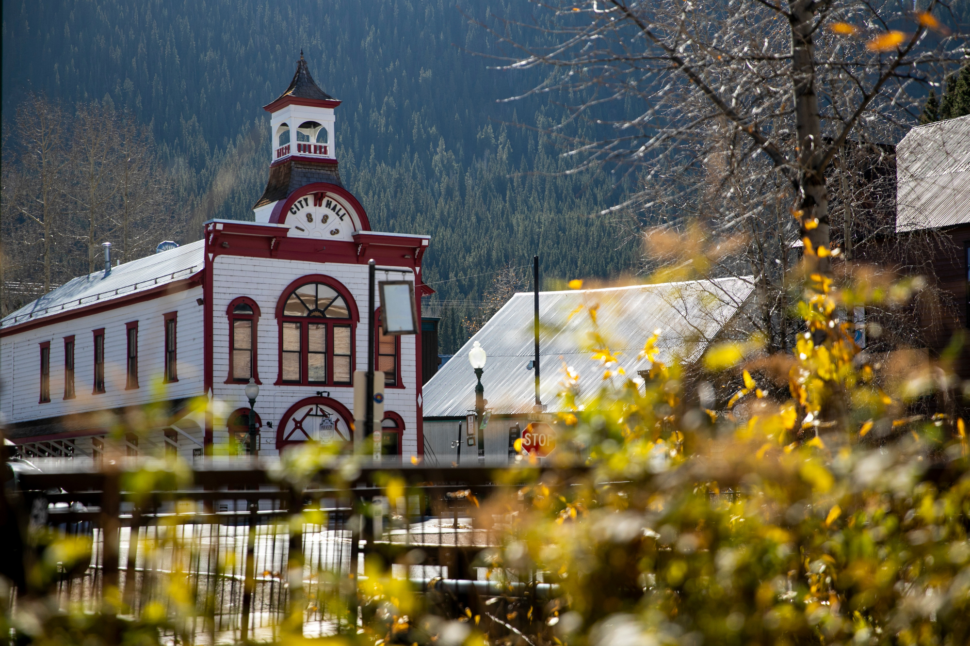 How a gas utility fought to keep two Colorado towns hooked on fossil fuels - Vimarsana News