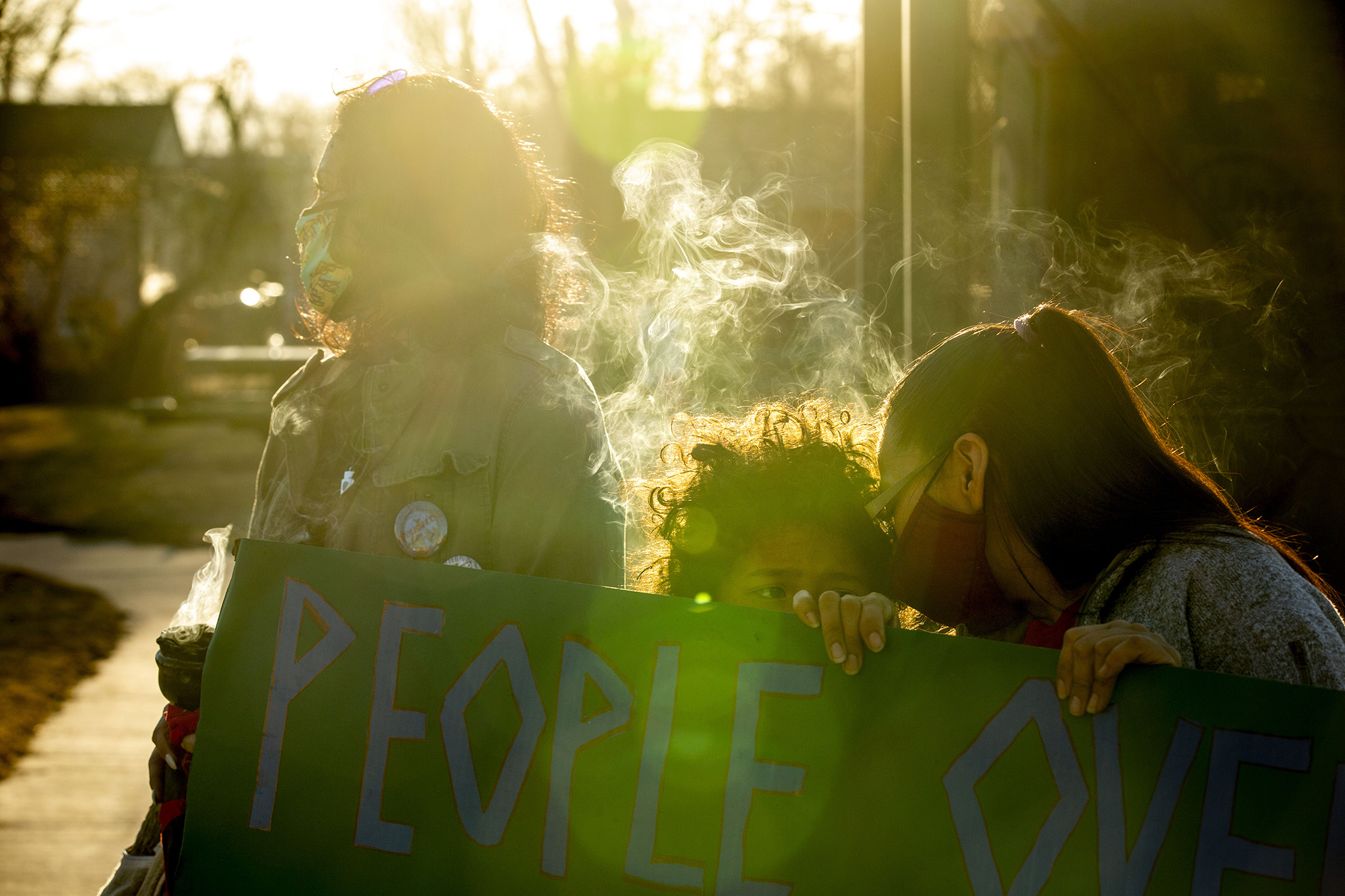 After declining an EPA grant, a Latino-led community group ends air monitoring project near Suncor Energy - Vimarsana News