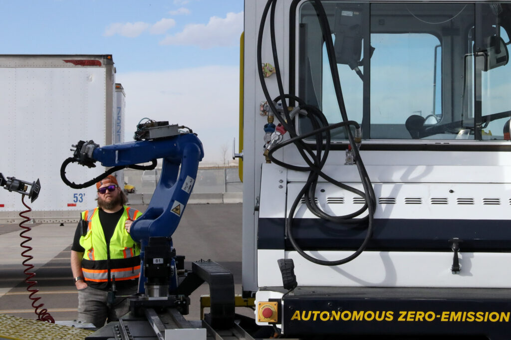 211116-OUTRIDER-AUTONOMOUS-TRUCKS