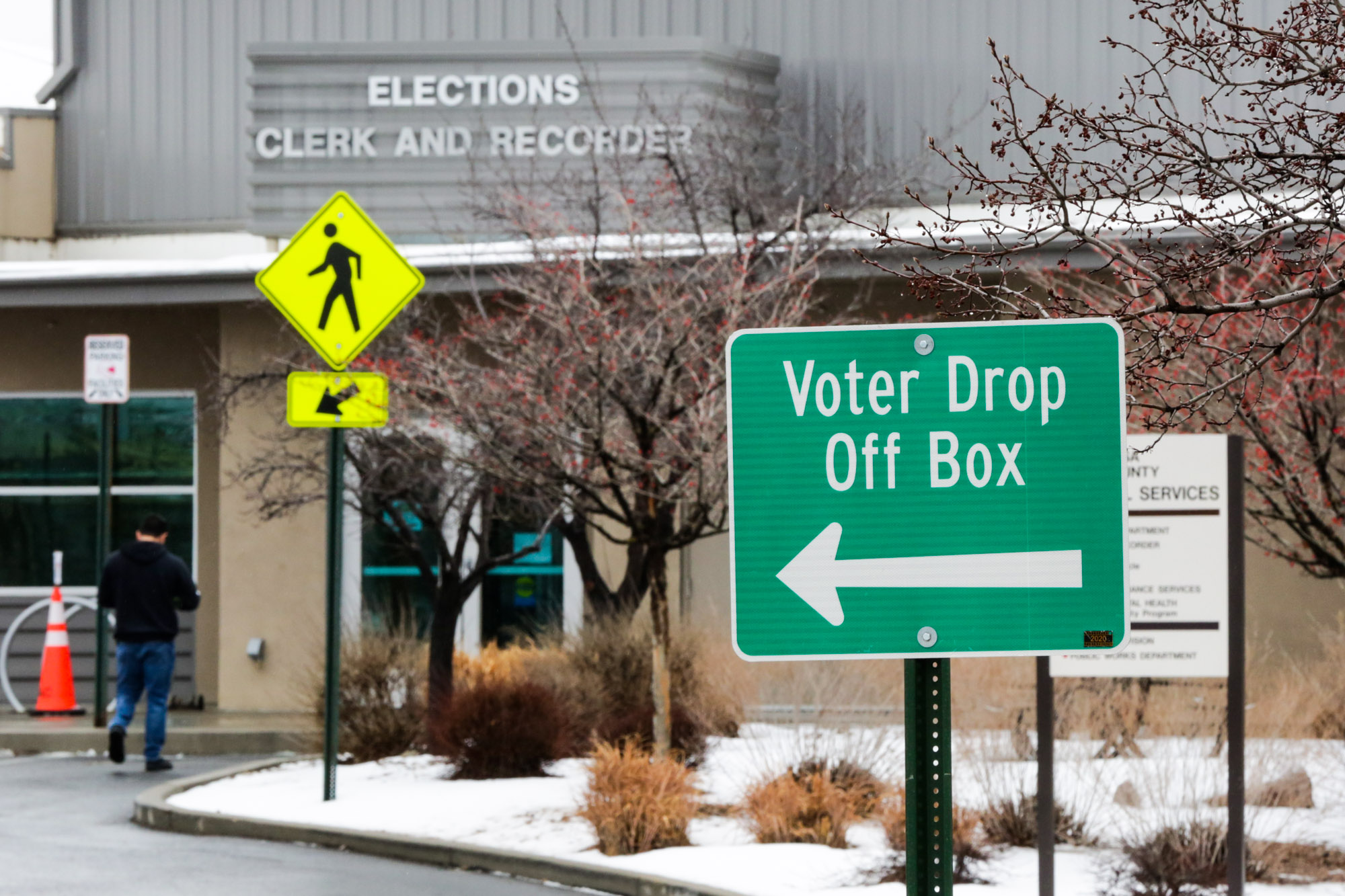 Trump eligibility case has brought new pressures and threats to Colorado's election workers - Vimarsana News