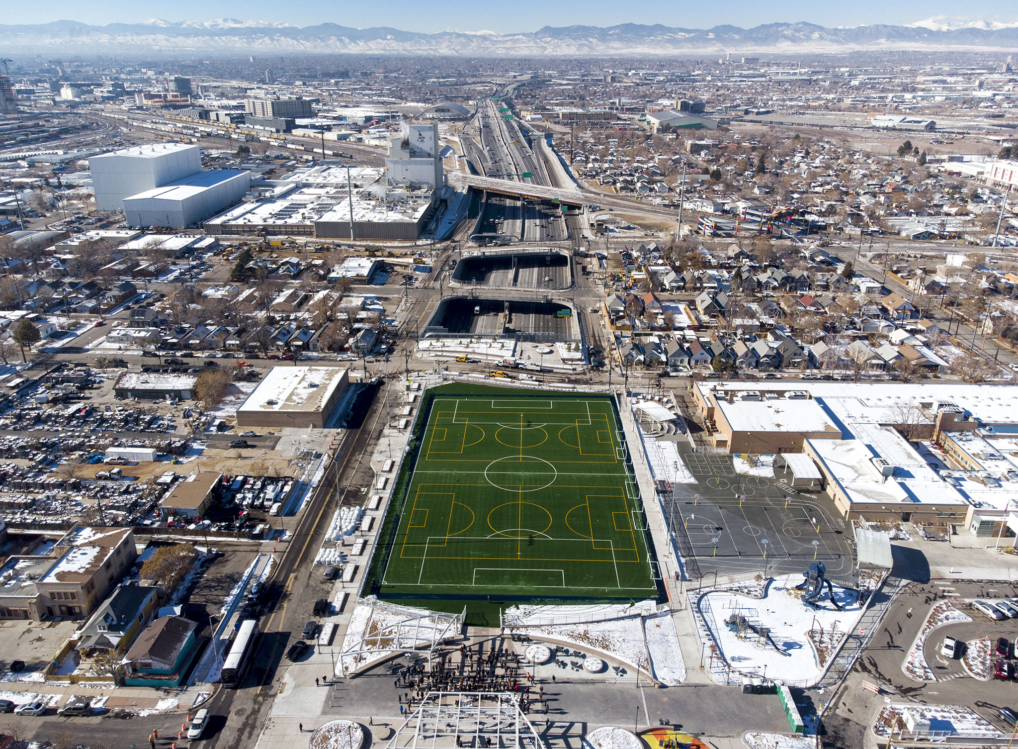 Colorado built a park over I-70 to contain pollution. Is the air safe to breathe? - Vimarsana News