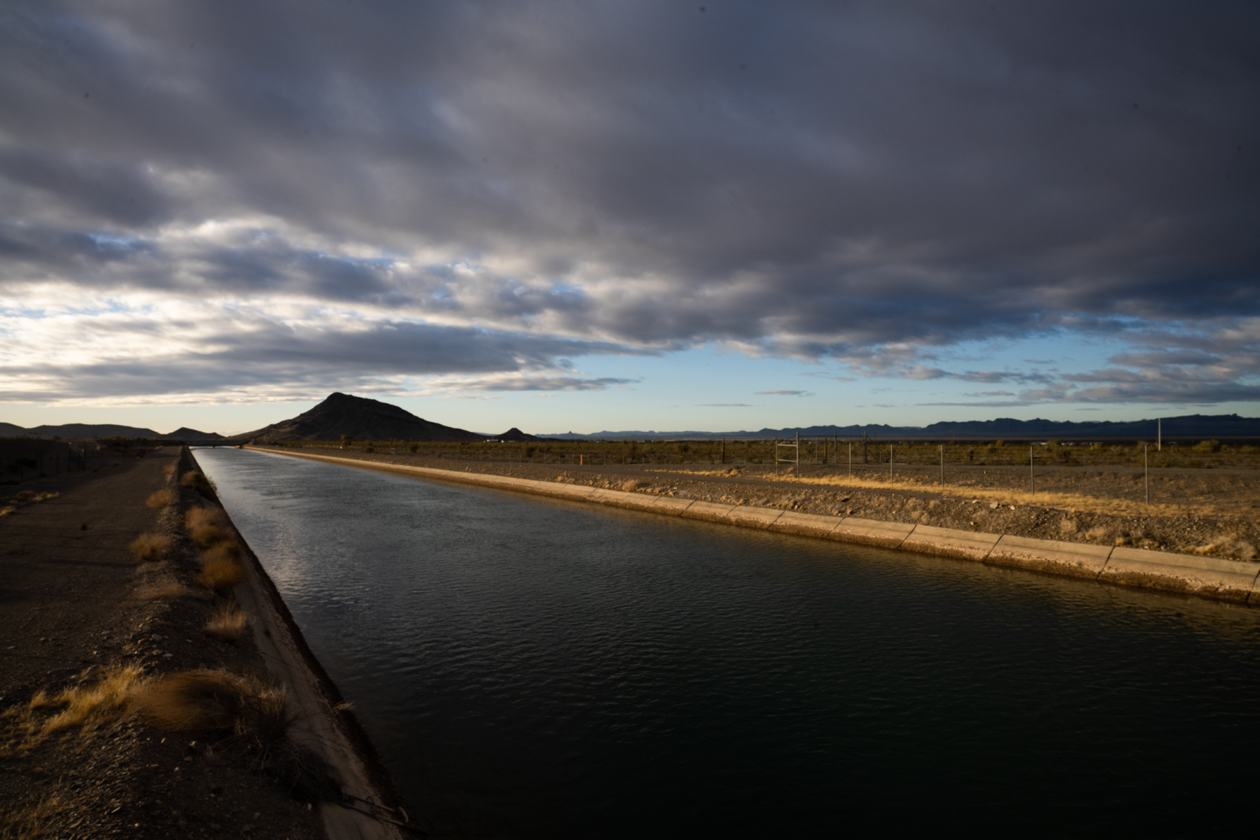 PARCHED-COLORADO-RIVER-CAP-ARIZONA