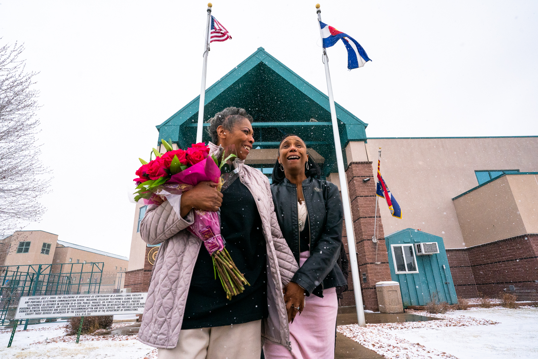 Photos: 33 years after she killed her former lover, Robin Farris is released from prison 8 years early to an emotional family reunion - Vimarsana News