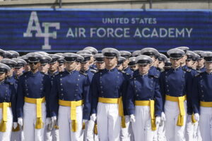 激レア　アメリカ製　U.S. AIR FORCE ACADEMYアノラック Getting into the U.S. Air Force Academy is hard. This graduate