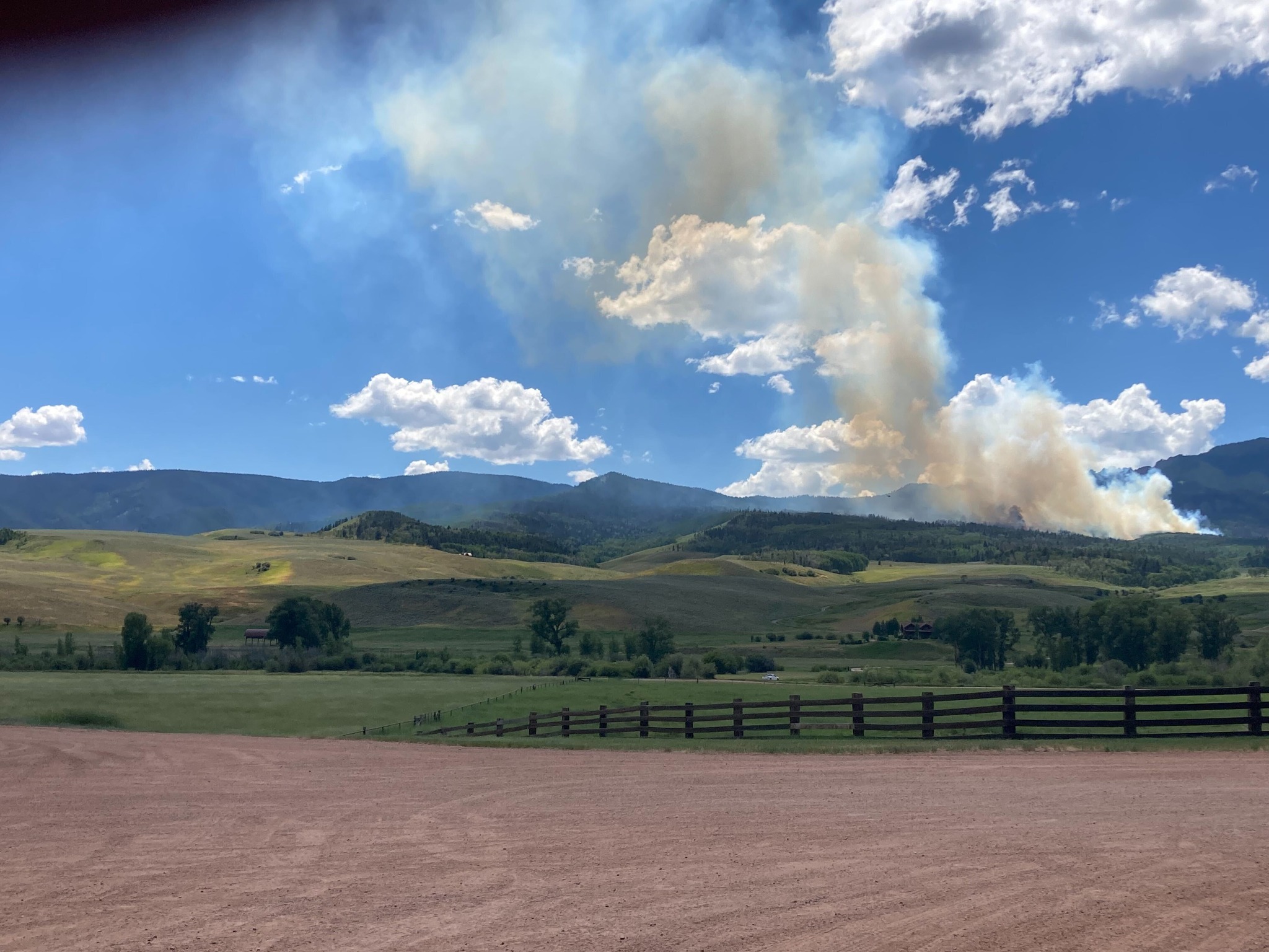 Colorado wildfires Evacuations remain as crews battle wildfire north