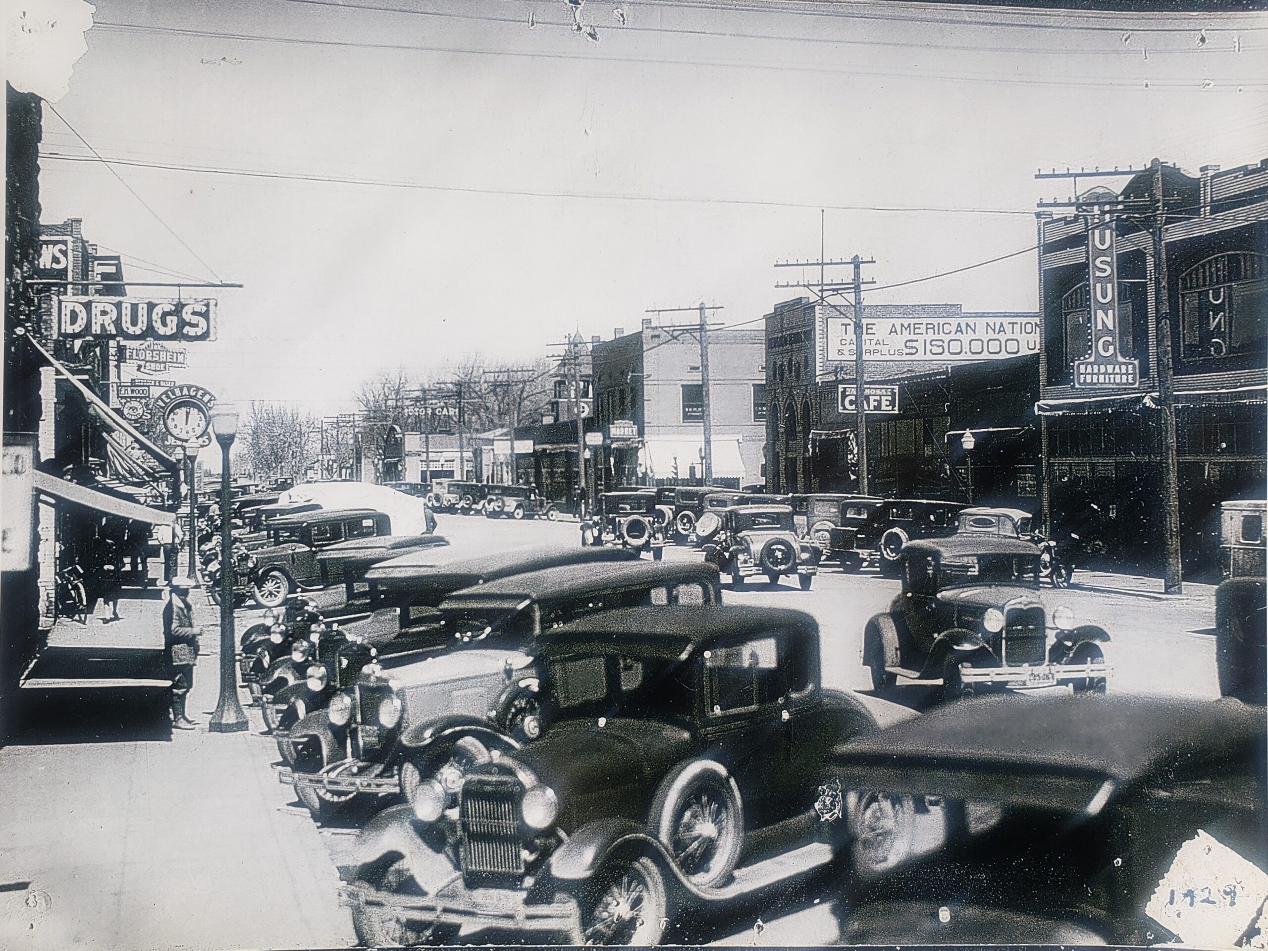 Volunteers are working to get an 18-foot-tall antique street clock in Alamosa ticking again - Vimarsana News