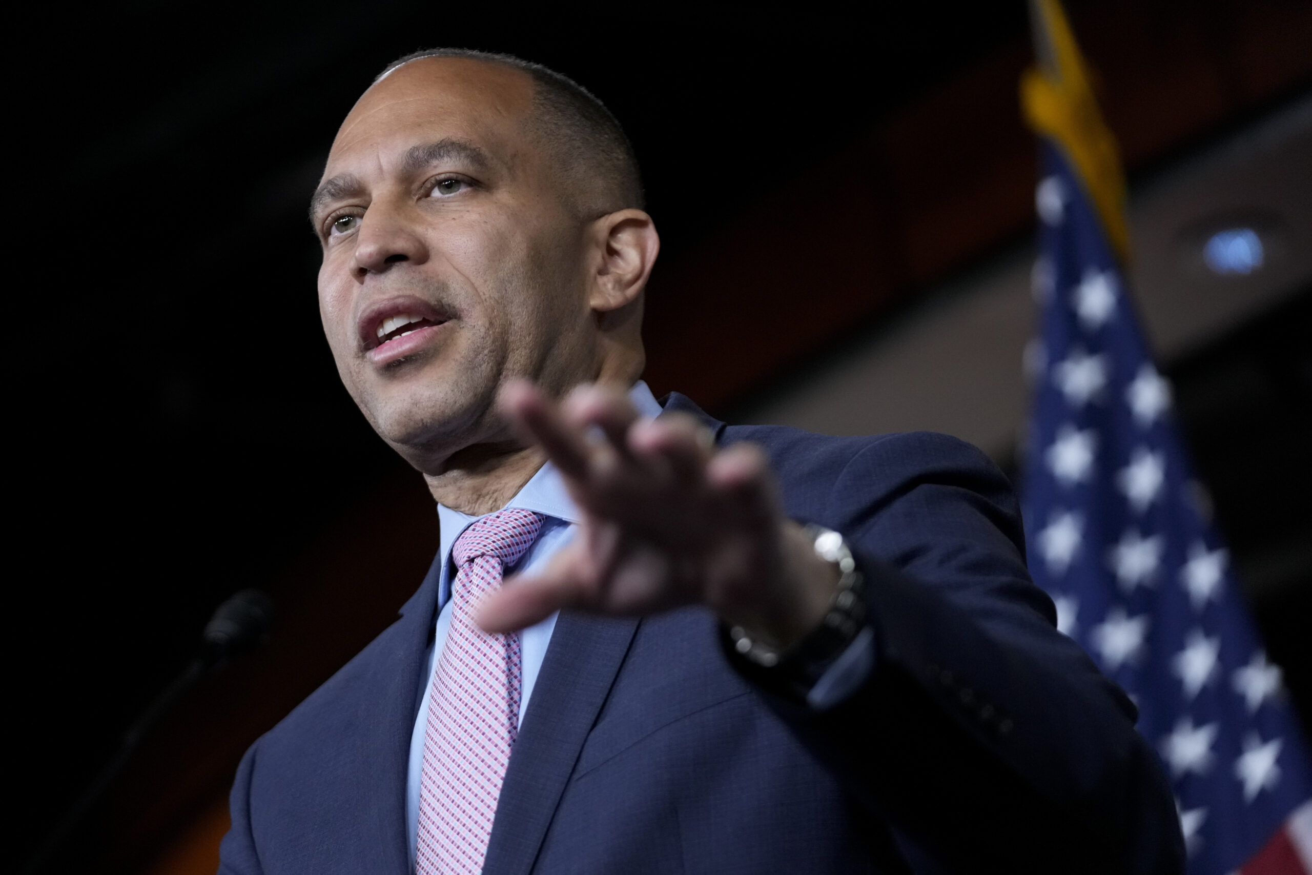 At Boulder roundtable, top House Democrat calls for 'righteous intensity' in combating gun violence - Vimarsana News