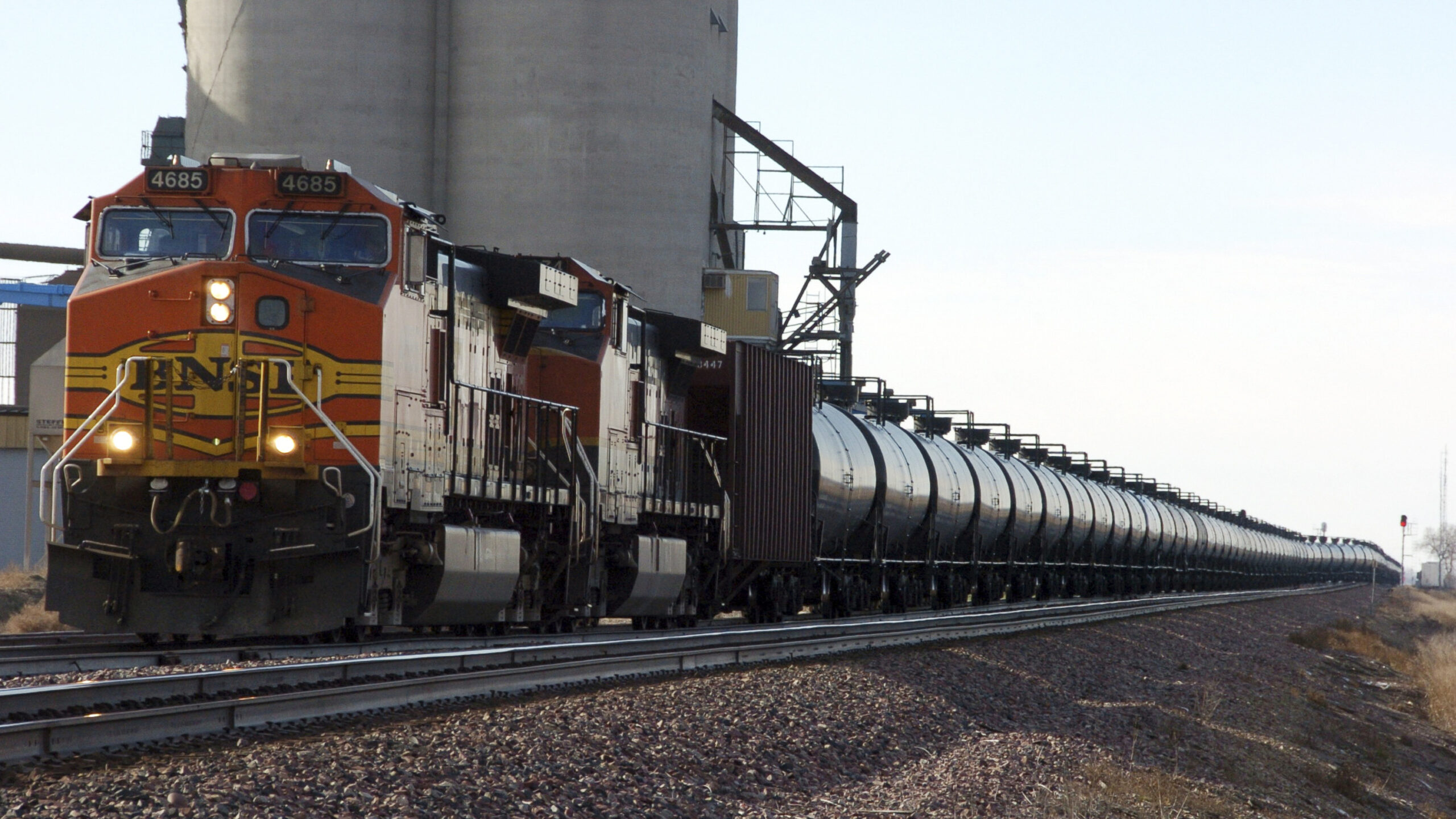 Forest Service withdraws permit for Uinta rail project that would send crude oil through Colorado - Vimarsana News