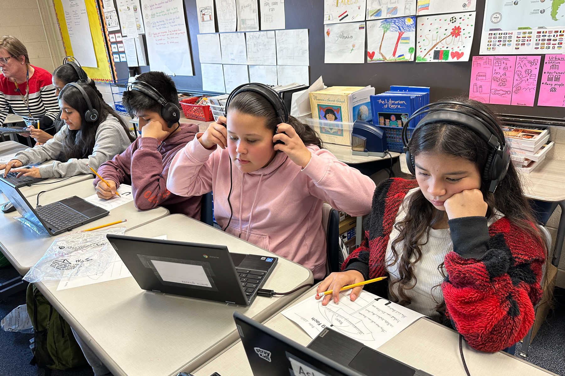 Migrant students in Denver and Aurora becoming a statewide issue to solve - Vimarsana News