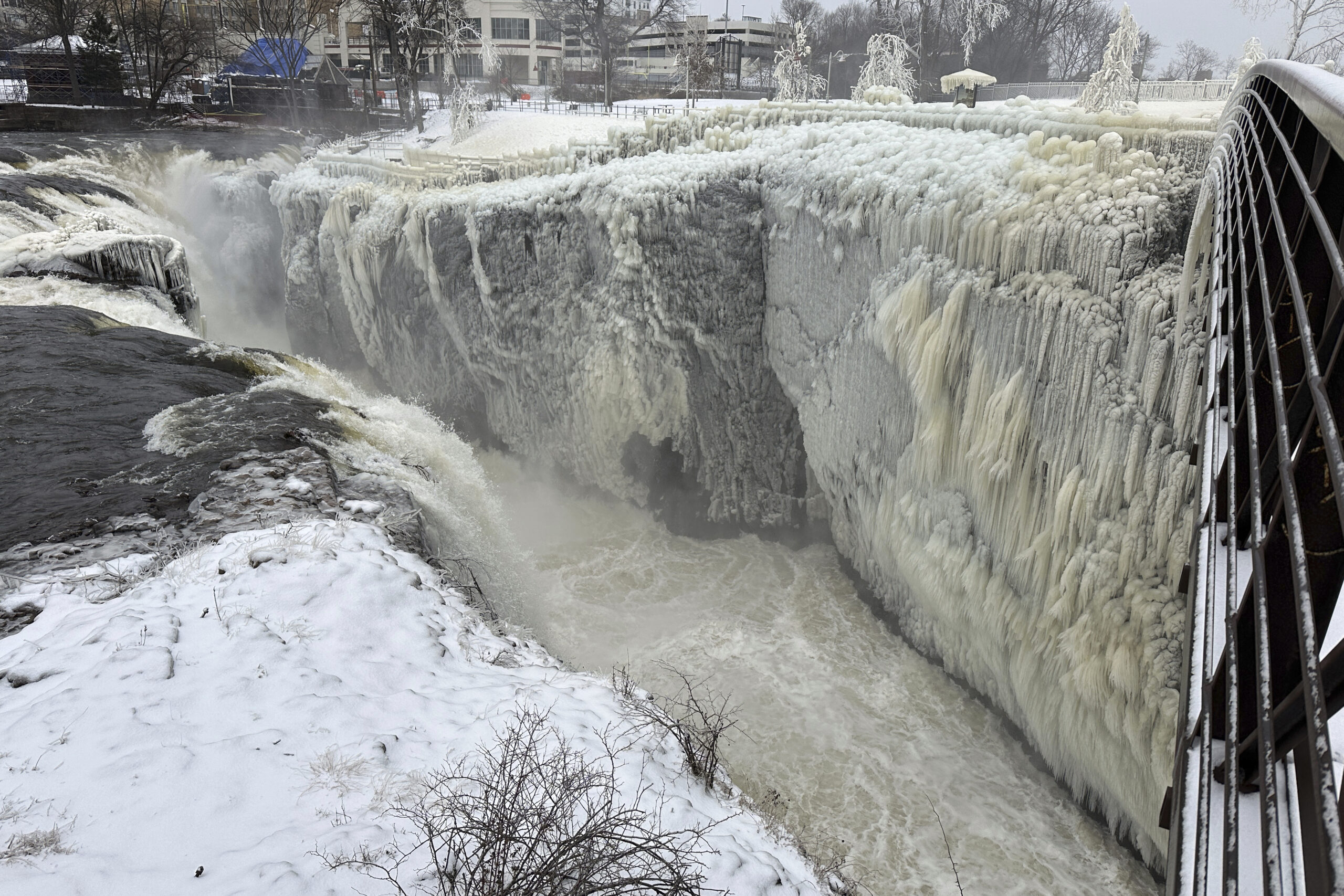 2 weeks of winter storms kill dozens and cause cold chaos in parts of the US but a thaw is coming - Vimarsana News