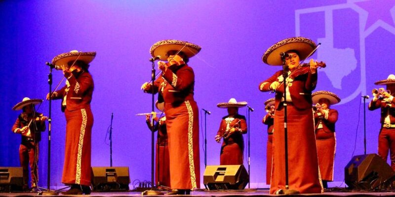 Uvalde Mariachi Band and Boulder Concert Chorale collaborate to spread healing through music - Vimarsana News
