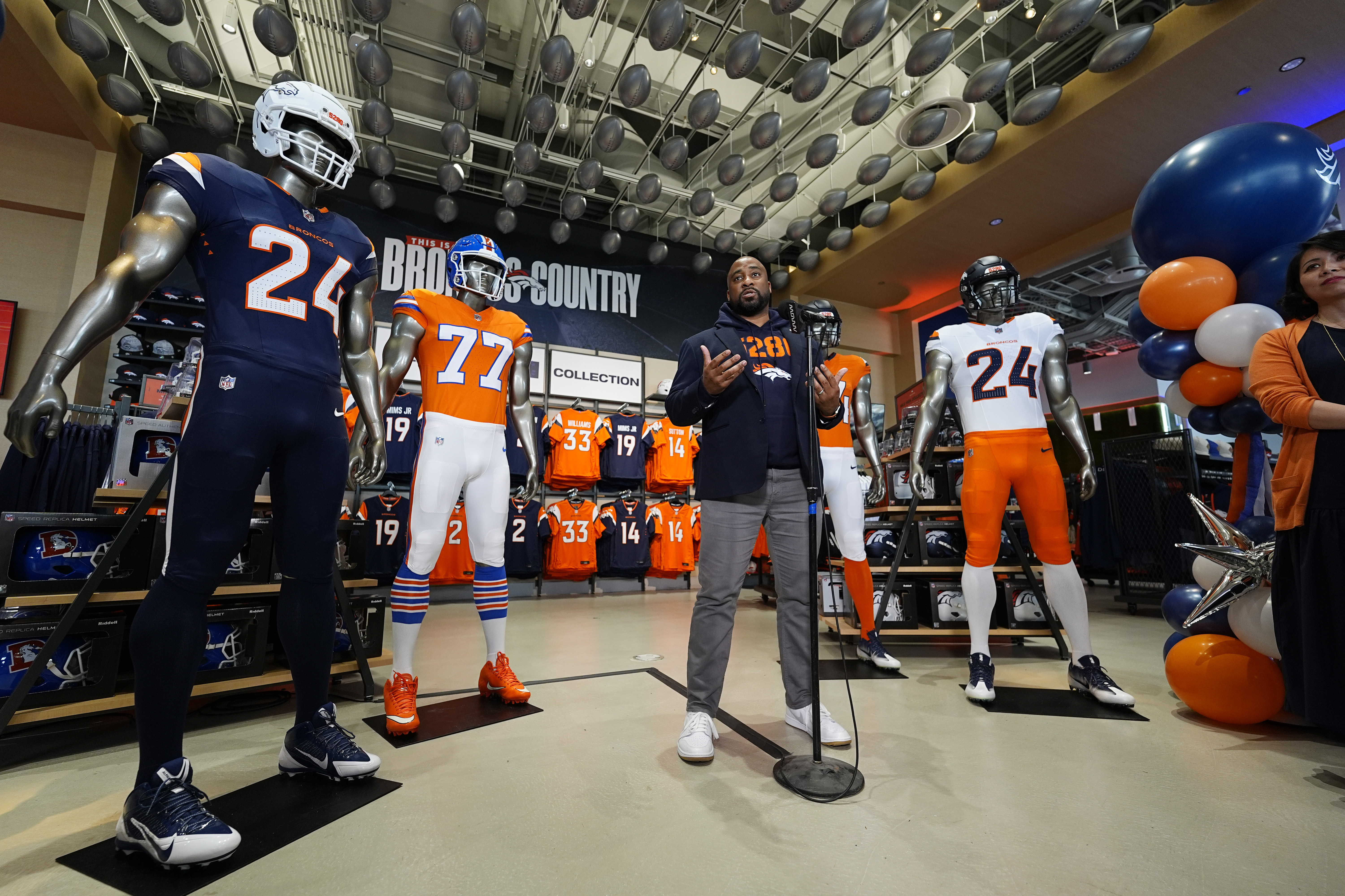 Denver Broncos introduce new uniforms for first time since 1997