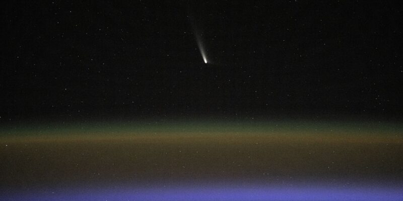 comet様確認用 A rare comet last visible from Earth 80,000 years ago makes a