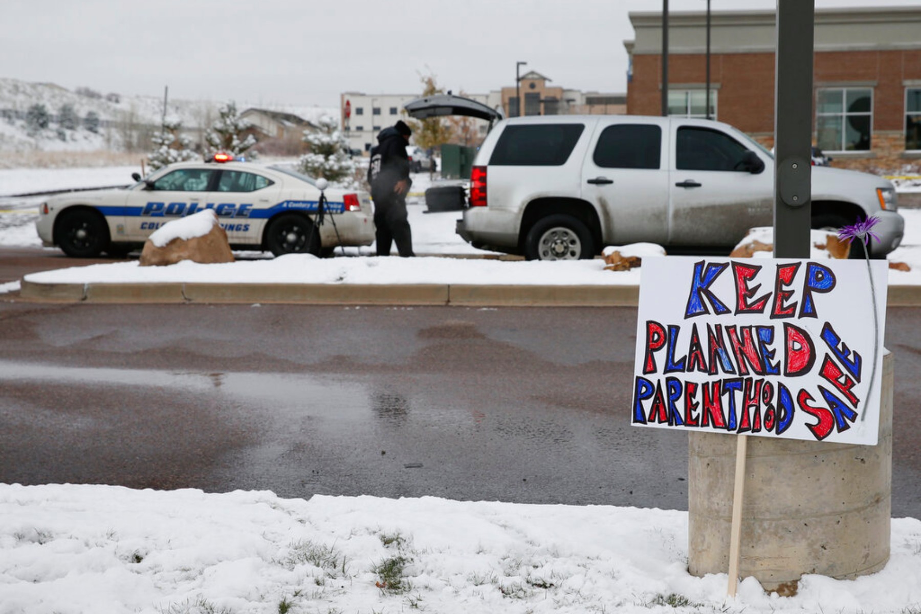 Colorado Springs Planned Parenthood accused shooter dies in custody