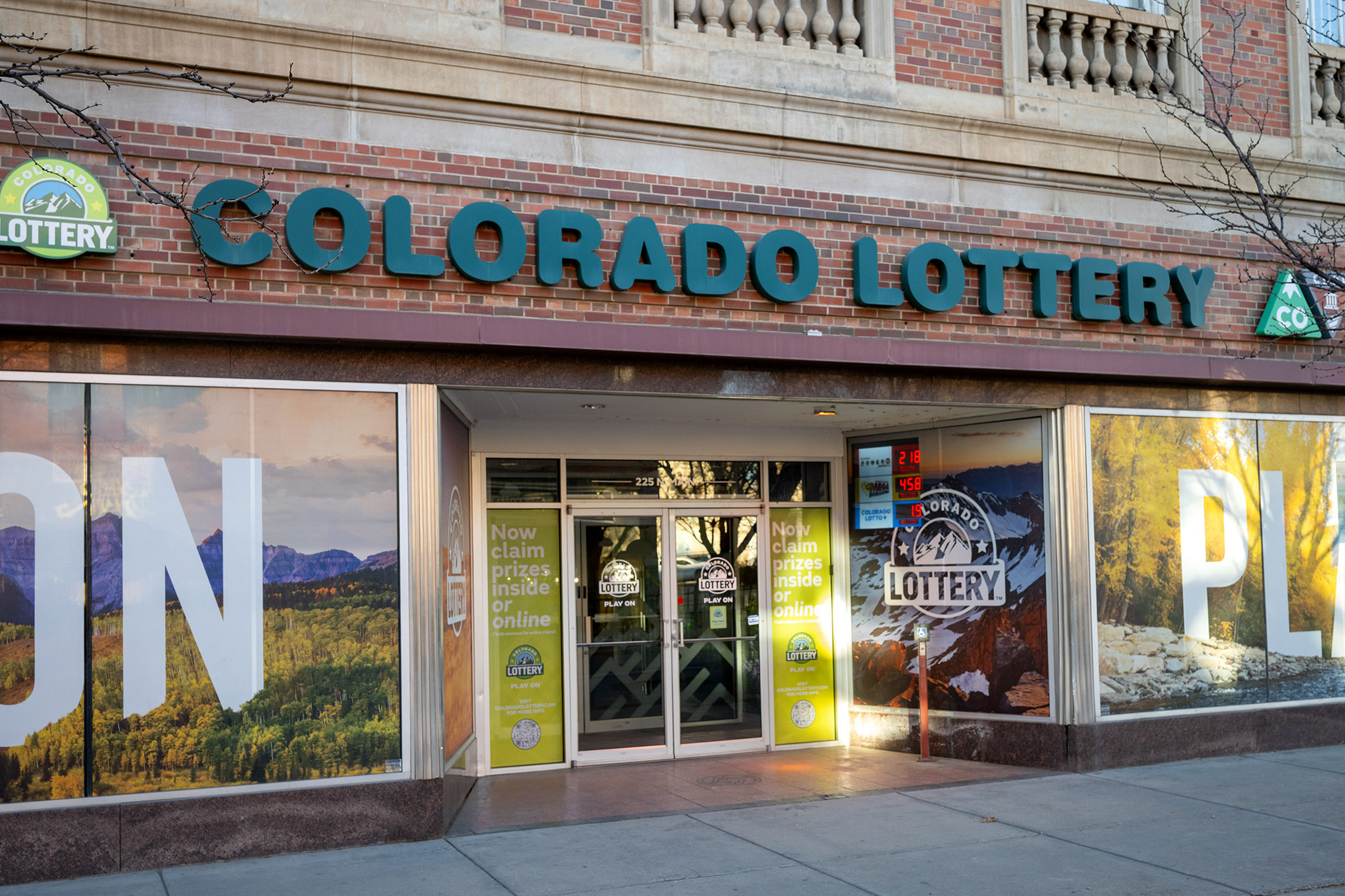 Online gambling is big business in Colorado. Lawmakers want to change that