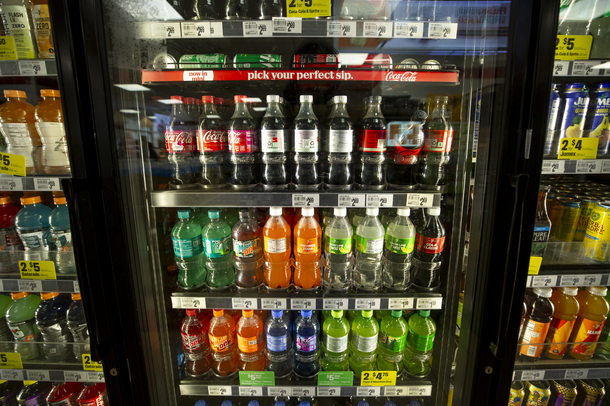 Colorado governor signs executive order banning sugary drinks at state functions