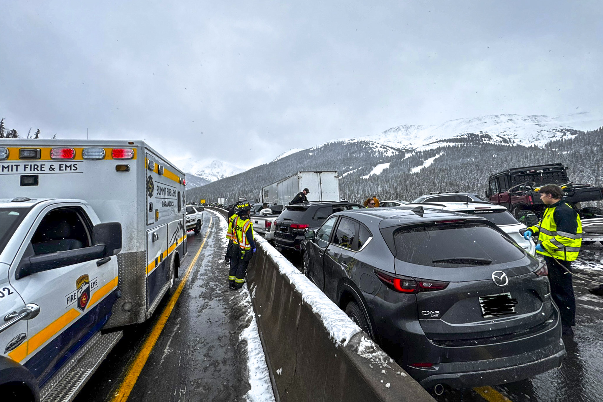 At least 75 vehicles involved in I-70 pileup near Eisenhower Tunnel, 19 ...