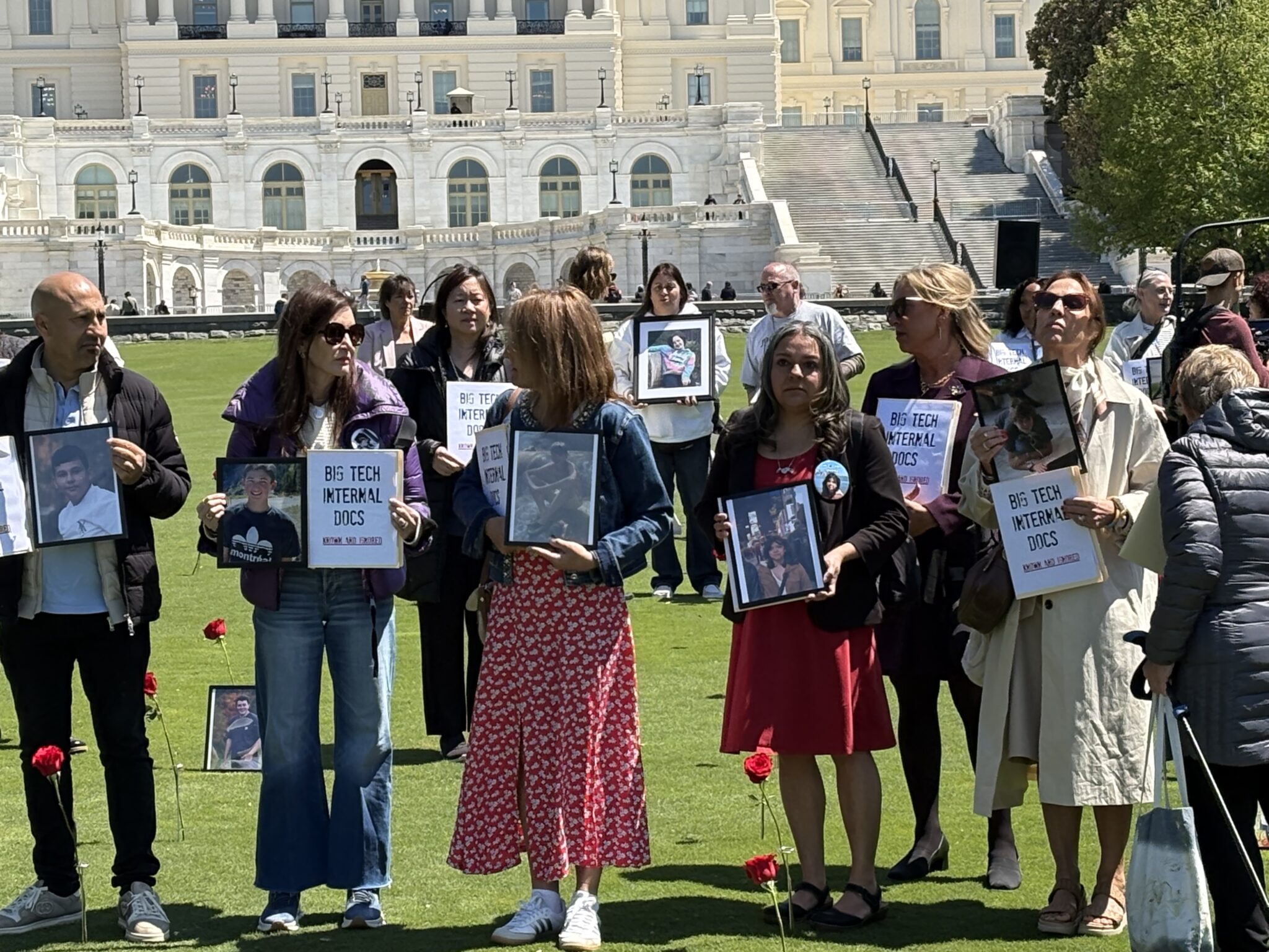 Colorado parents head to DC to push for stronger online protections for kids