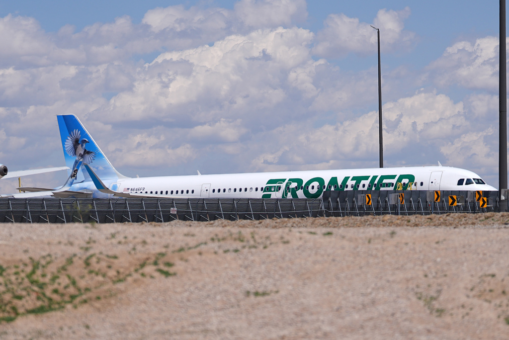 Man identified after fatal runway incident at Denver International Airport; death ruled a suicide